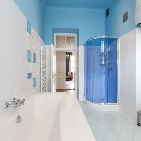 Stanislas Apartment *